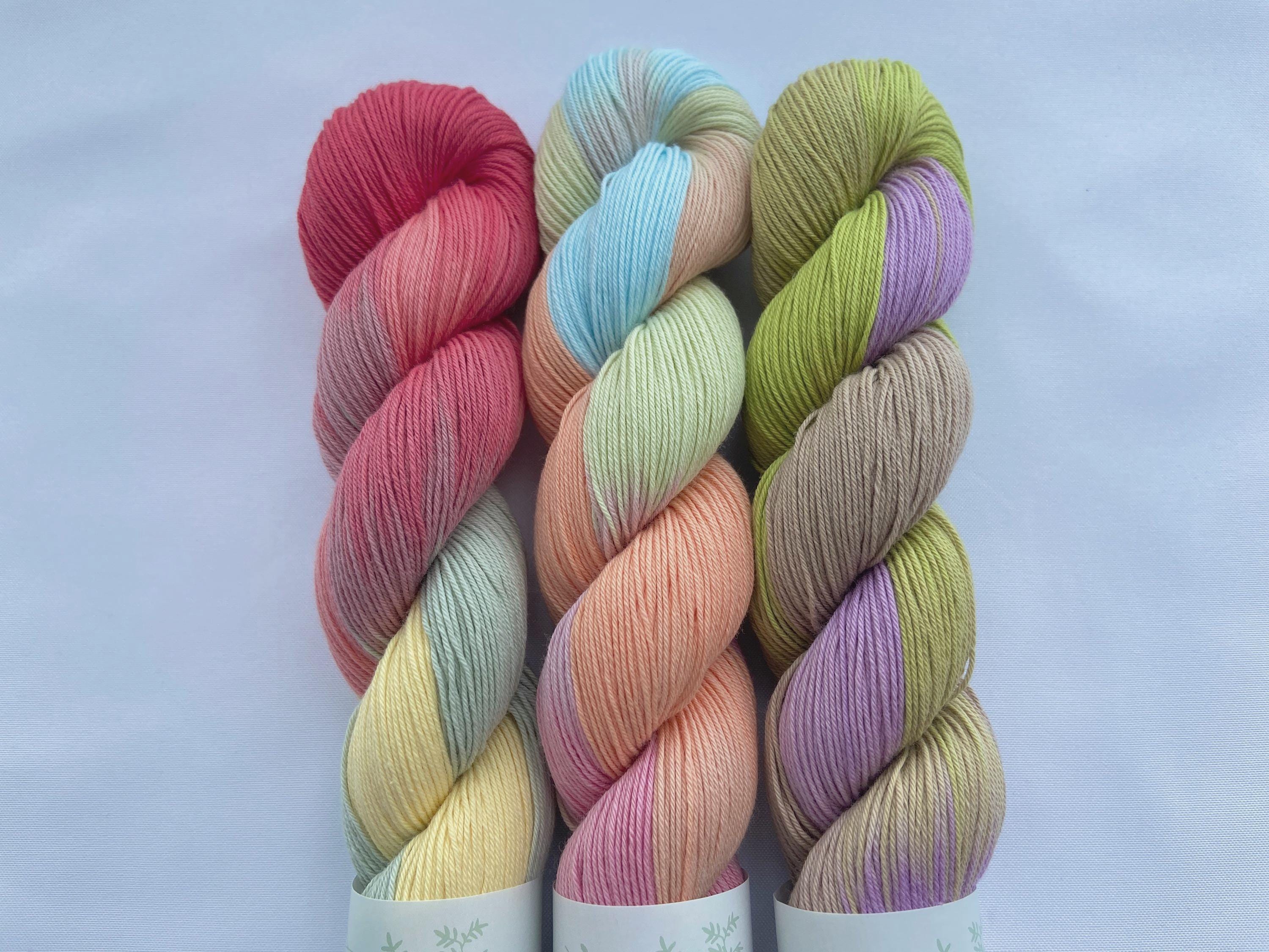 Sashiko Thread, Variegated Gradient Embroidery Thread, Japanese Sashiko Yarn 200m, Mercerized Cotton, Tabi-iro Guri Gura